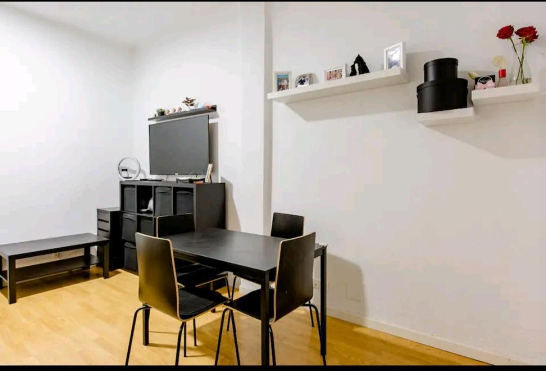 Comoda Habitacion Madrid Exterior photo