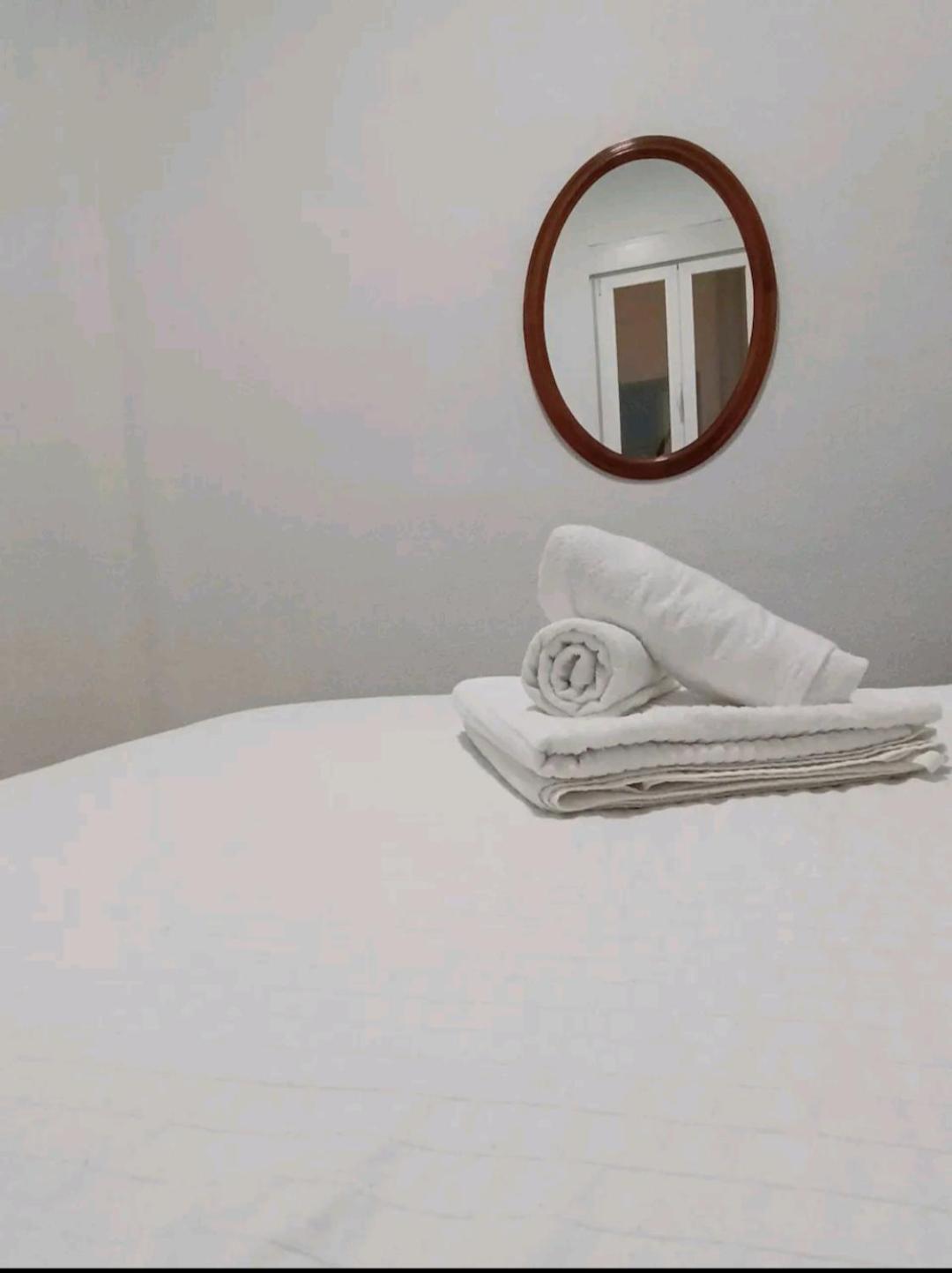 Comoda Habitacion Madrid Exterior photo